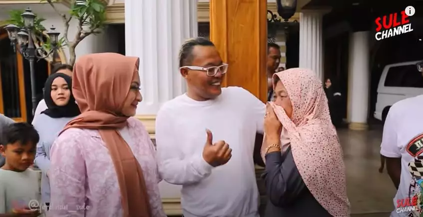 Momen Nathalie Holscher ikut rayakan ultah ibunda Sule © 2020 brilio.net