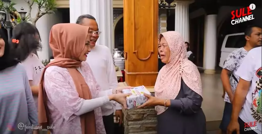 Momen Nathalie Holscher ikut rayakan ultah ibunda Sule © 2020 brilio.net