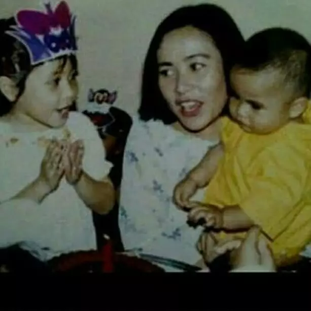 10 foto Prilly kecil Instagram