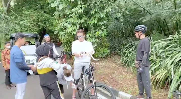 Syahrini obati Reino © 2020 brilio.net