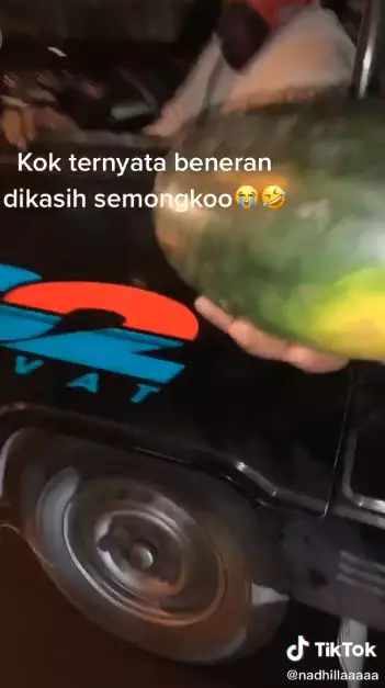 Perempuan teriak semongko TikToK/@nadhillaaaaa Perempuan teriak semongko TikToK/@nadhillaaaaa