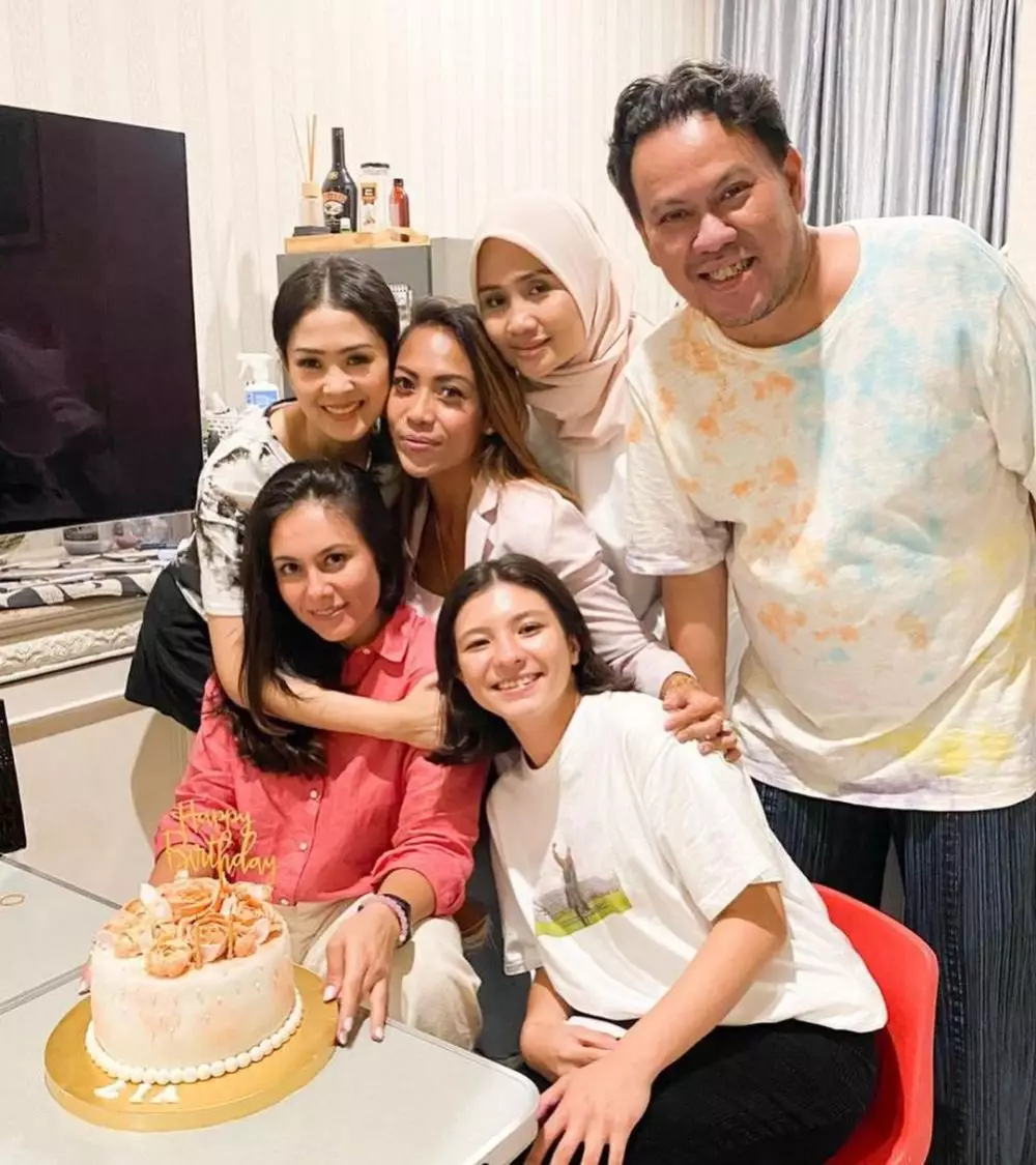 momen perayaan ulang tahun istri Lukman Sardi © 2020 brilio.net