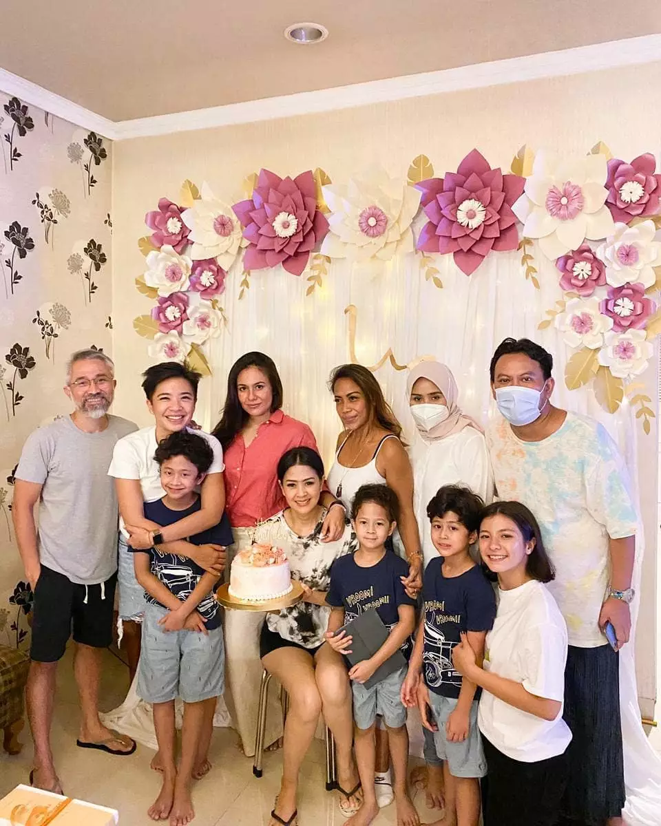 momen perayaan ulang tahun istri Lukman Sardi © 2020 brilio.net