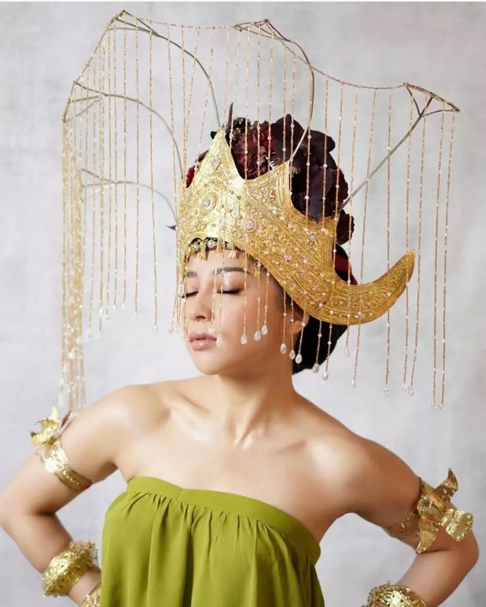 Nikita Willy busana adat © 2020 brilio.net