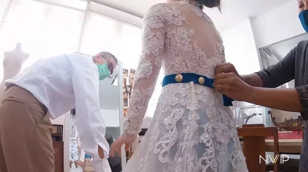 pakaian akad Nikita Willy YouTube pakaian akad Nikita Willy YouTube