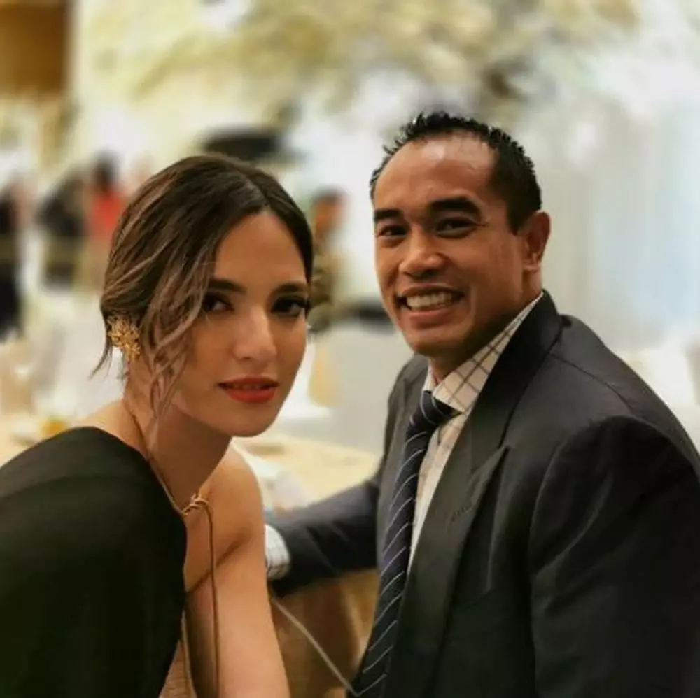 Pesinetron yang dipersunting pengusaha © 2020 brilio.net