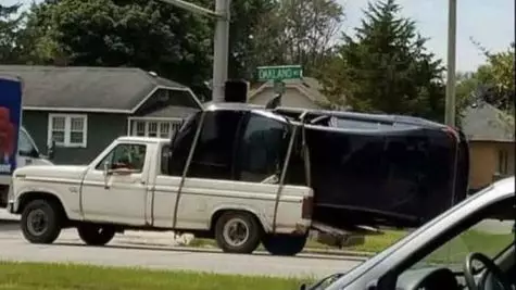 Potret kendaraan tumpang tindih Berbagai sumber