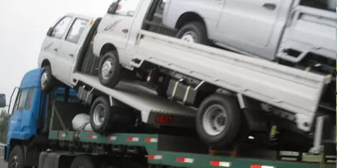 Potret kendaraan tumpang tindih Berbagai sumber