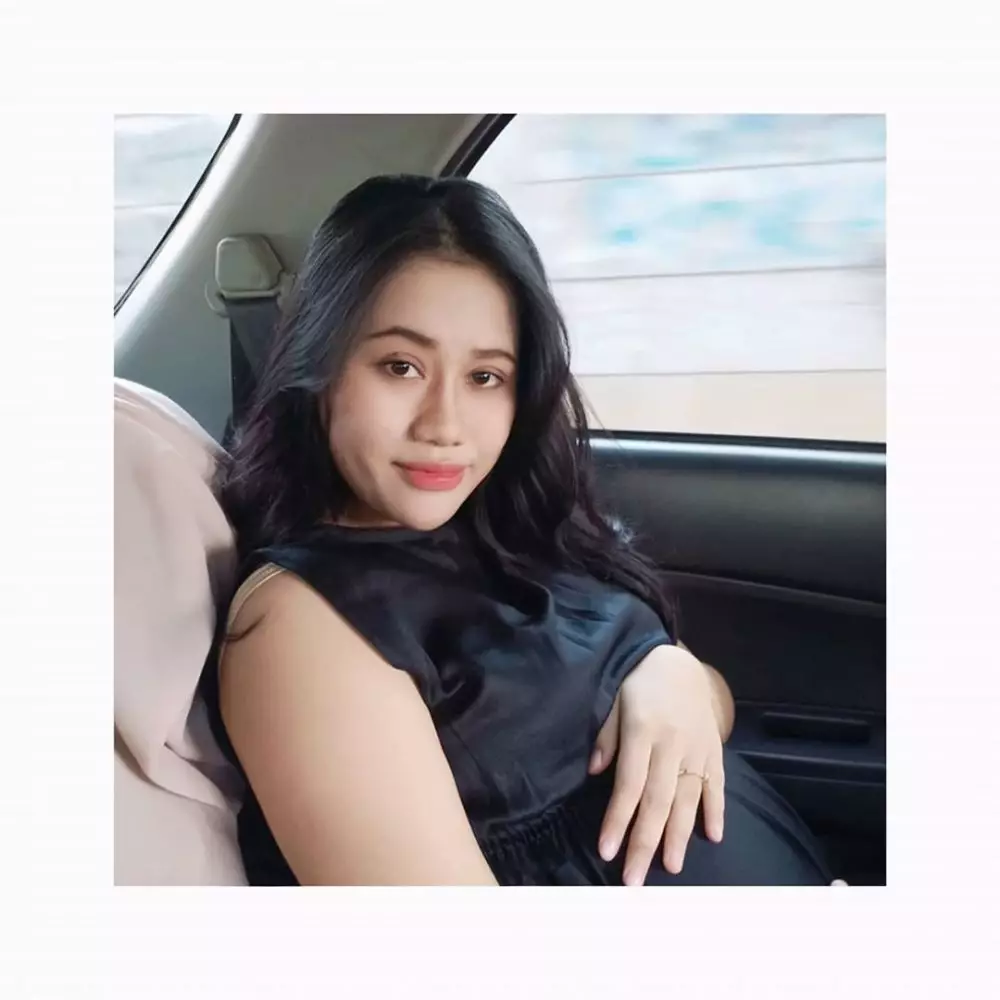 istri Ginanjar hamil © 2020 brilio.net Instagram istri Ginanjar hamil © 2020 brilio.net Instagram