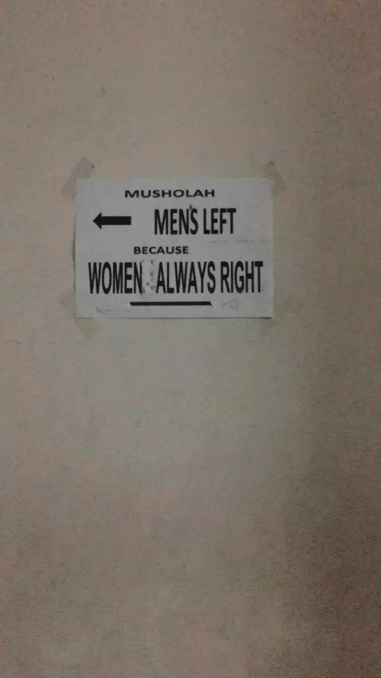 Peraturan nyeleneh di kampus berbagai sumber Peraturan nyeleneh di kampus berbagai sumber