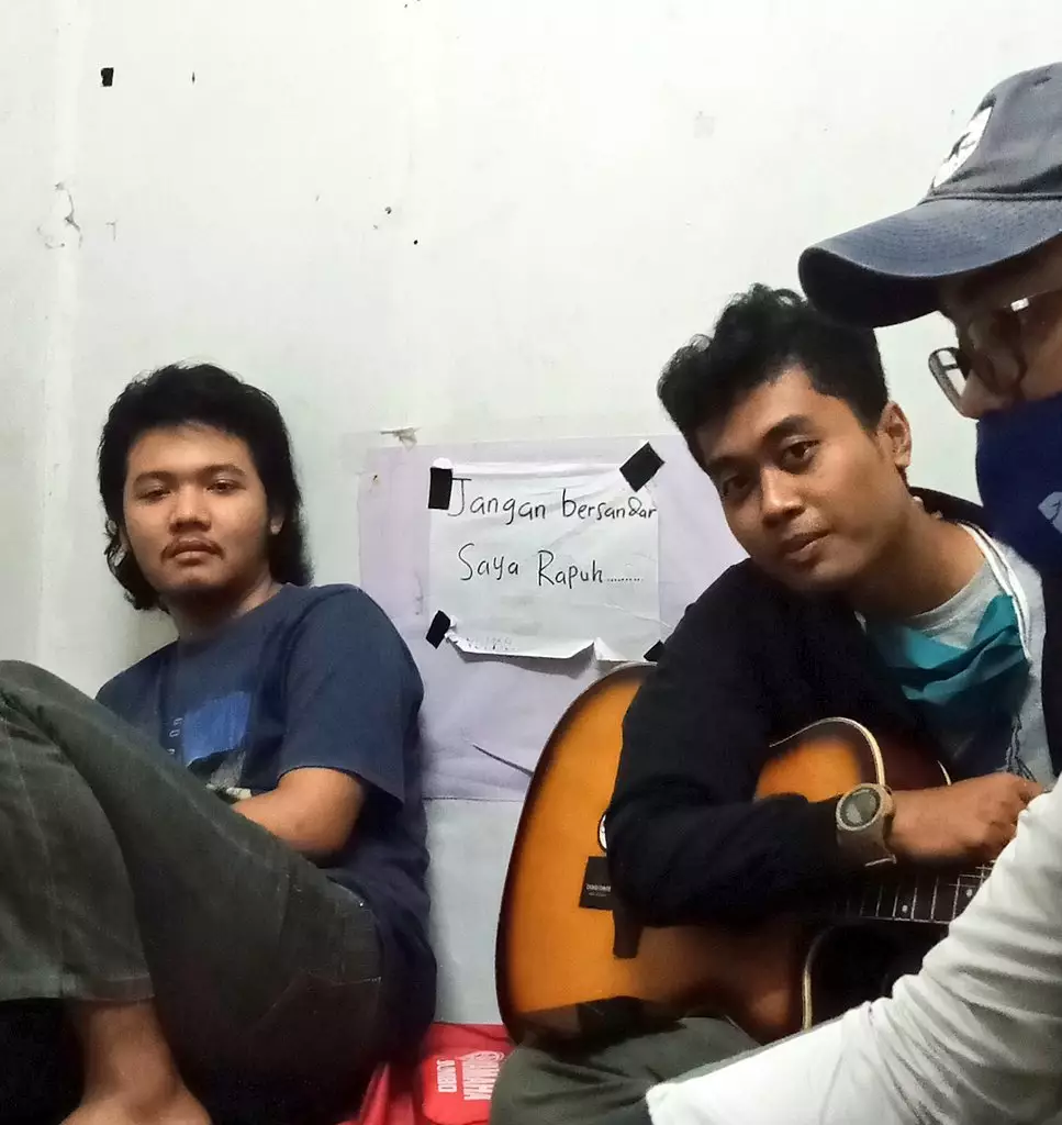 Peraturan nyeleneh di kampus berbagai sumber Peraturan nyeleneh di kampus berbagai sumber