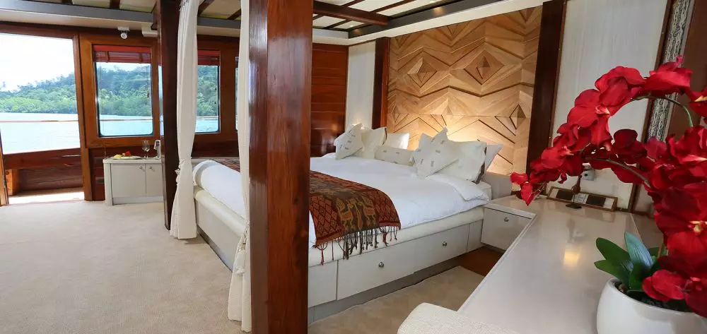 Kapal penishi yang disewa Raffi Ahmad Berbagai sumber