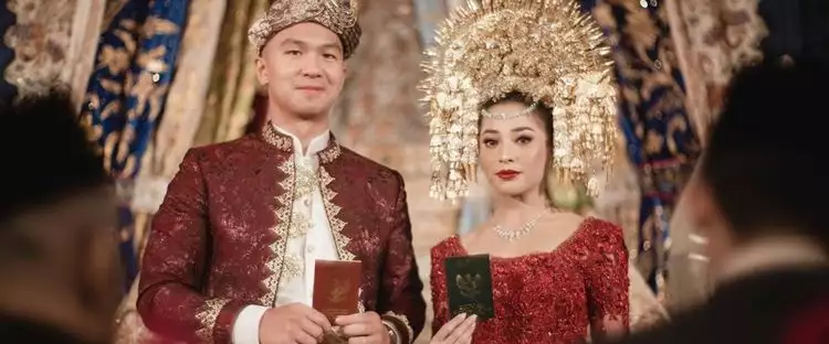 Pasangan 5 seleb ini dapat gelar Minang setelah menikah
