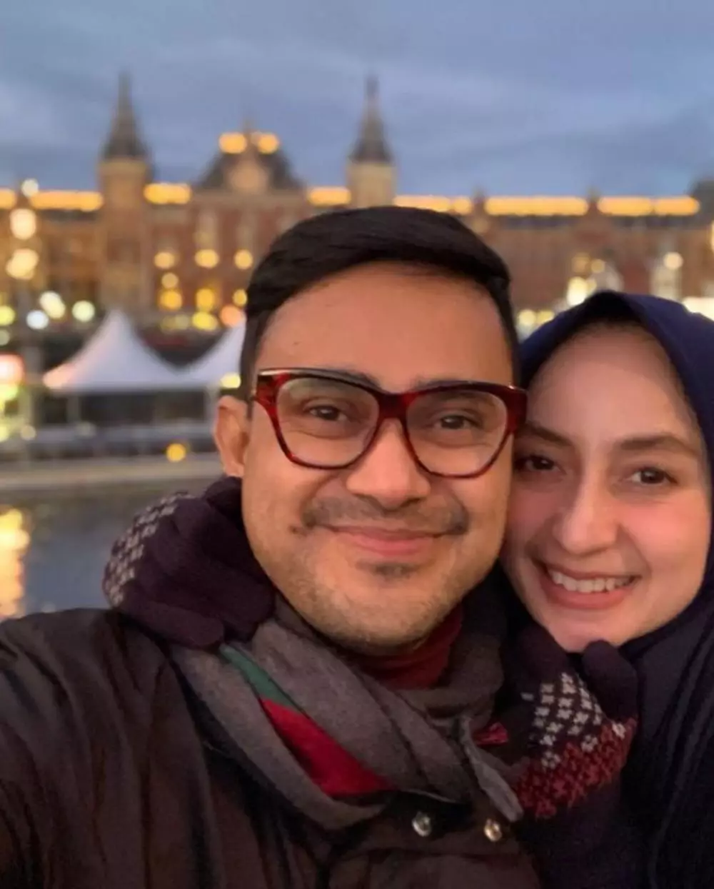 potret aktor suara hati istri dan pasangan © 2020 Instagram potret aktor suara hati istri dan pasangan © 2020 Instagram
