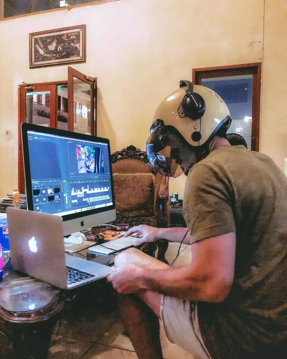 pose lucu denny sumargo  Instagram