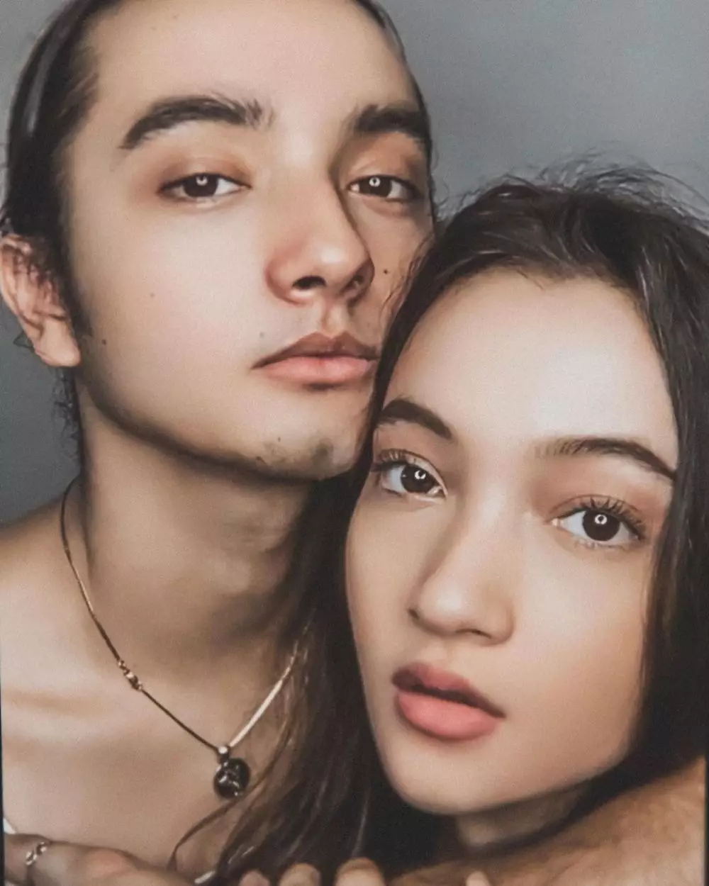 Pasangan kakak adik ini main sinetron bareng © 2020 brilio.net Pasangan kakak adik ini main sinetron bareng © 2020 brilio.net