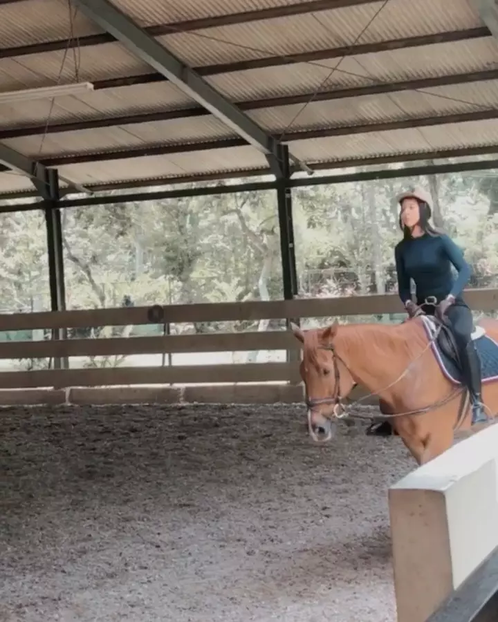 anya geraldine berkuda Instagram