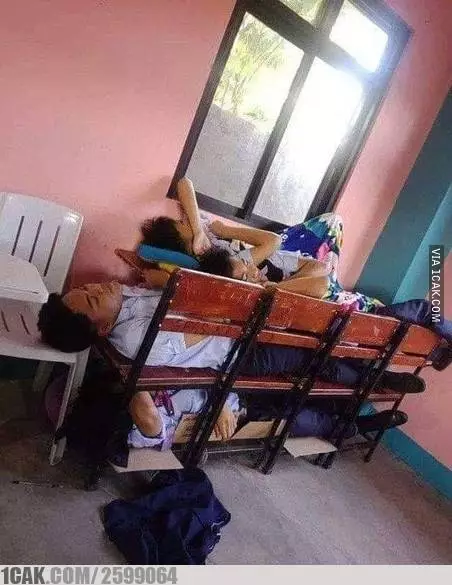 tempat tidur absurd  Berbagai Sumber tempat tidur absurd  Berbagai Sumber