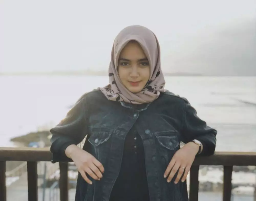 potret serrel thalib Berbagai Sumber