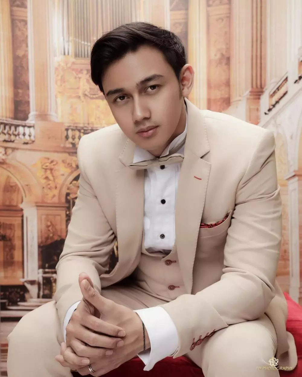 Pemotretan Felicya dan Hito ala kerajaan © 2020 brilio.net Pemotretan Felicya dan Hito ala kerajaan © 2020 brilio.net