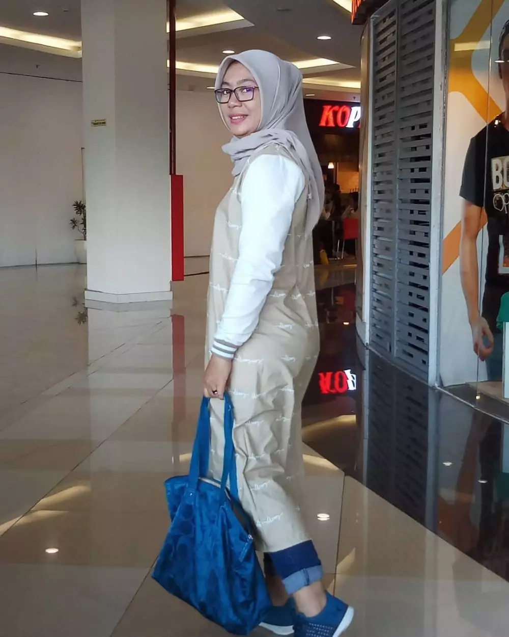 10 istri bassist band Instagram