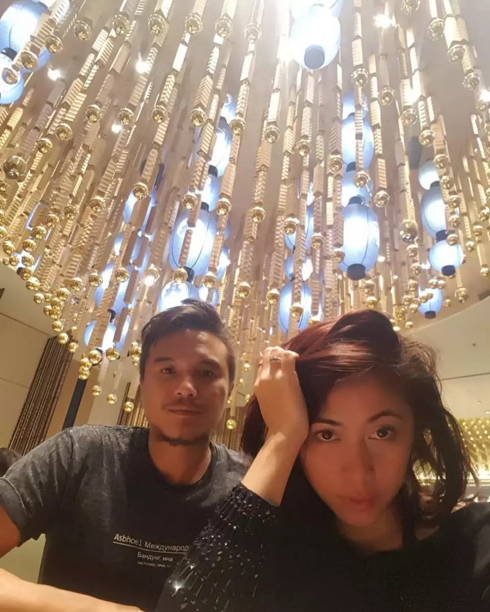 10 istri bassist band Instagram