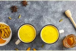 8 Manfaat mengonsumsi campuran kunyit dan madu, sehatkan paru-paru