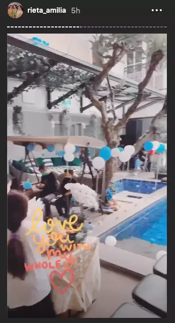 ultah suami Rieta © 2020 brilio.net ultah suami Rieta © 2020 brilio.net