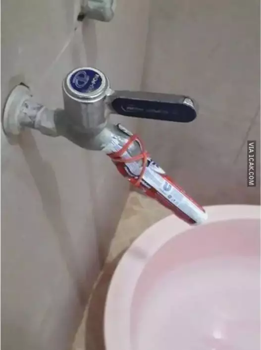 potret aneh keran air  Berbagai Sumber potret aneh keran air  Berbagai Sumber