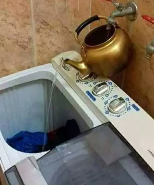 potret aneh keran air  Berbagai Sumber potret aneh keran air  Berbagai Sumber