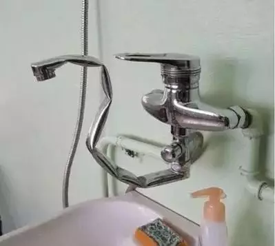 potret aneh keran air  Berbagai Sumber potret aneh keran air  Berbagai Sumber