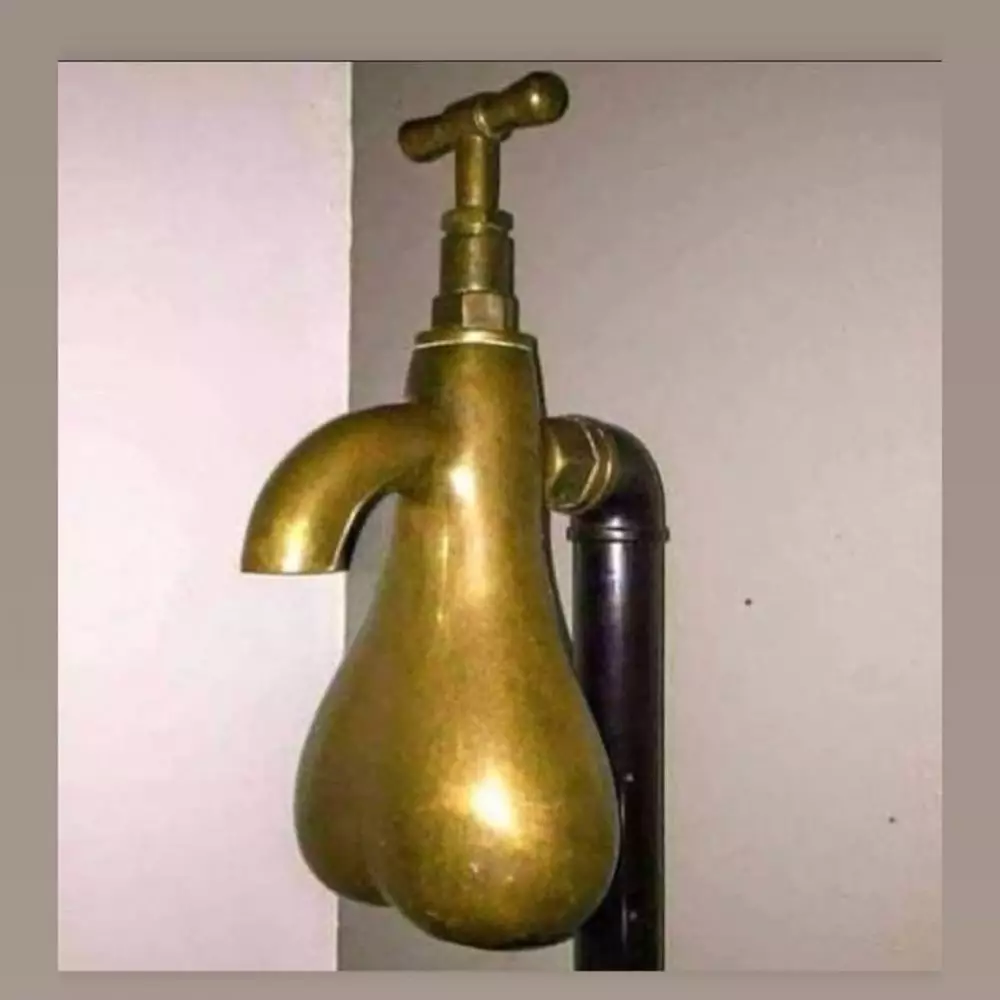 potret aneh keran air  Berbagai Sumber potret aneh keran air  Berbagai Sumber