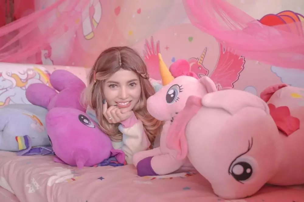 Devina Ciputri pacar Ade Londok  ©Instagram & YouTube