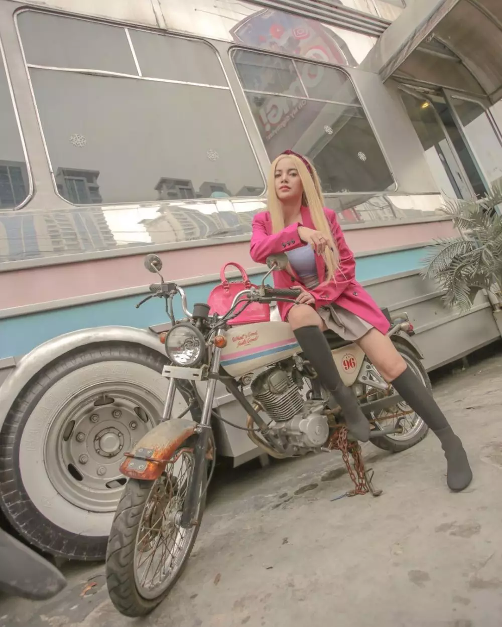 Devina Ciputri pacar Ade Londok  ©Instagram & YouTube