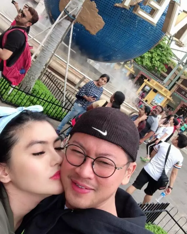 Potret romantis Angela Lee dan Alexander © 2020 brilio.net Potret romantis Angela Lee dan Alexander © 2020 brilio.net