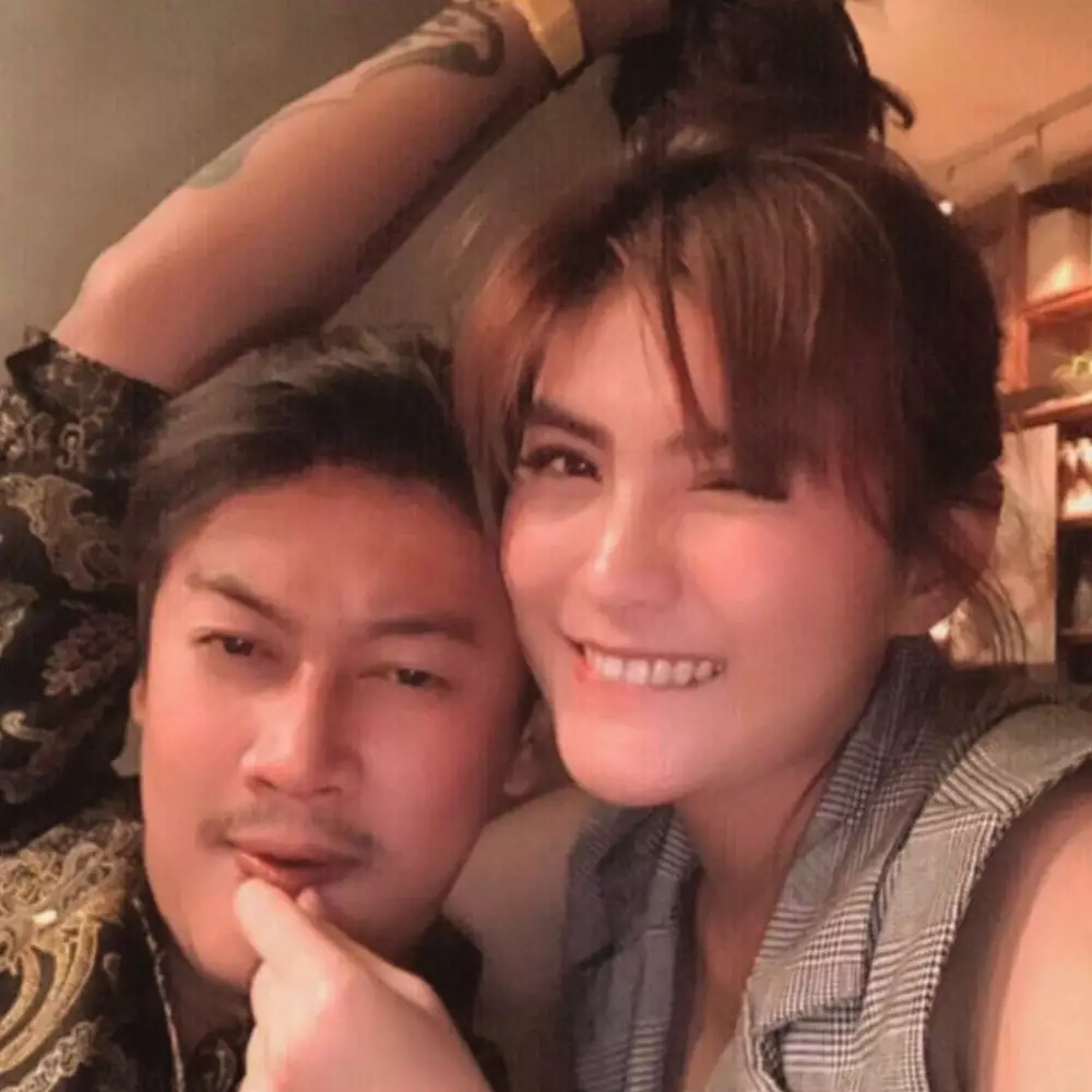 Potret romantis Angela Lee dan Alexander © 2020 brilio.net Potret romantis Angela Lee dan Alexander © 2020 brilio.net