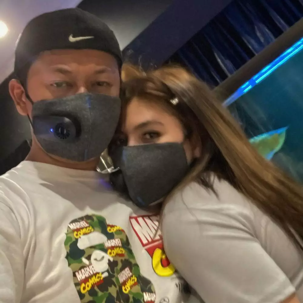 Potret romantis Angela Lee dan Alexander © 2020 brilio.net Potret romantis Angela Lee dan Alexander © 2020 brilio.net