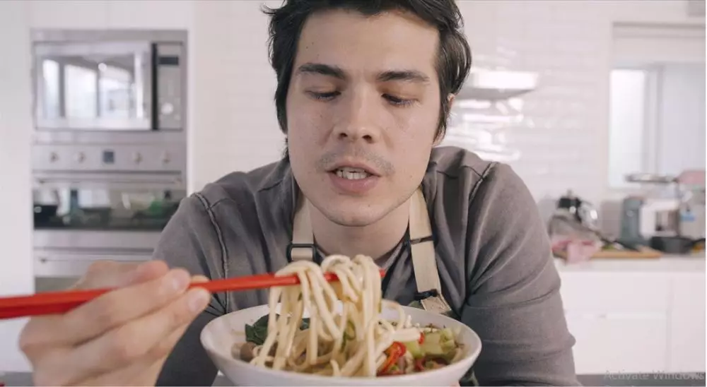 Aksi Erwan Heussaff masak sajian Indonesia ala menu fine dining berbagai sumber Aksi Erwan Heussaff masak sajian Indonesia ala menu fine dining berbagai sumber