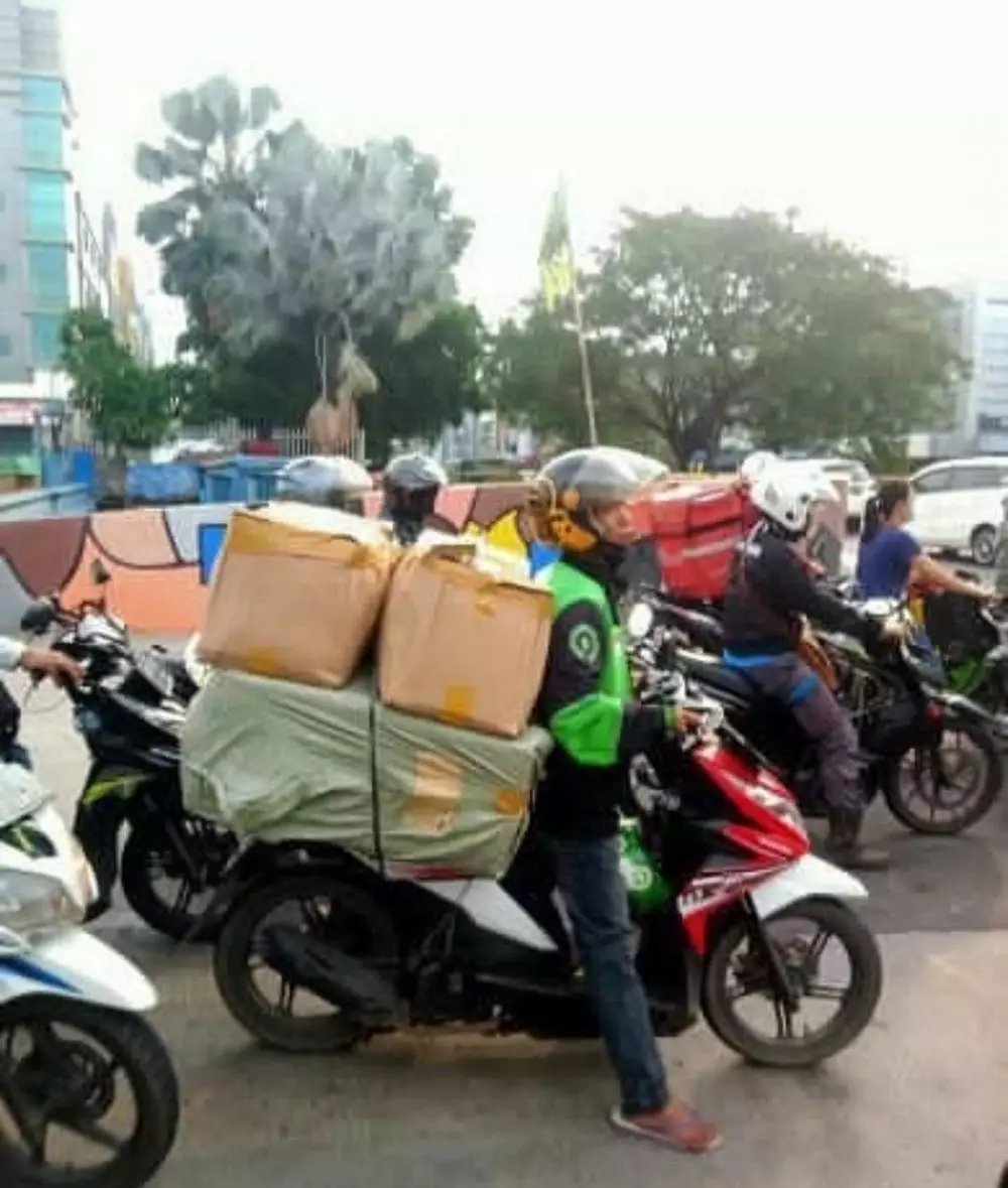 Perjuangan driver ojol Berbagai sumber Perjuangan driver ojol Berbagai sumber