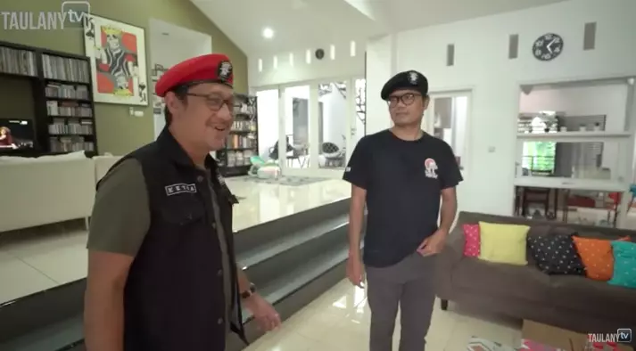 Penampakan rumah Soleh Sholihun YouTube