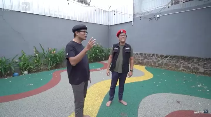 Penampakan rumah Soleh Sholihun YouTube