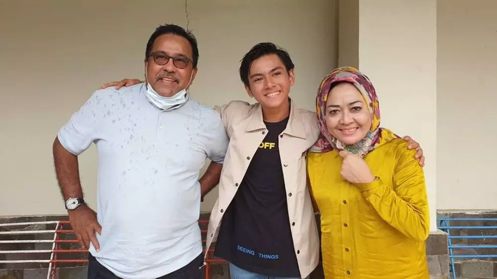 seleb peran orang tua dan anak  © 2020 brilio.net