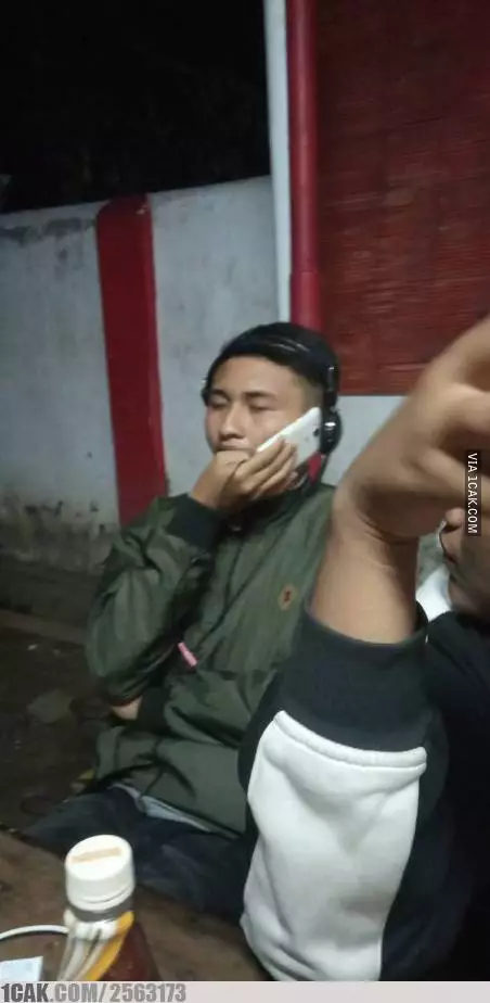 cara pakai earphone © Berbagai sumber