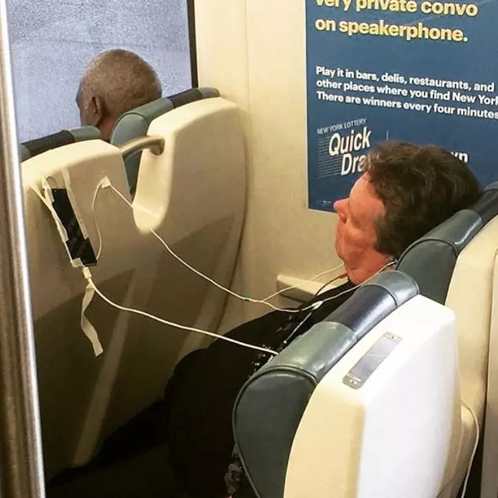 cara pakai earphone © Berbagai sumber