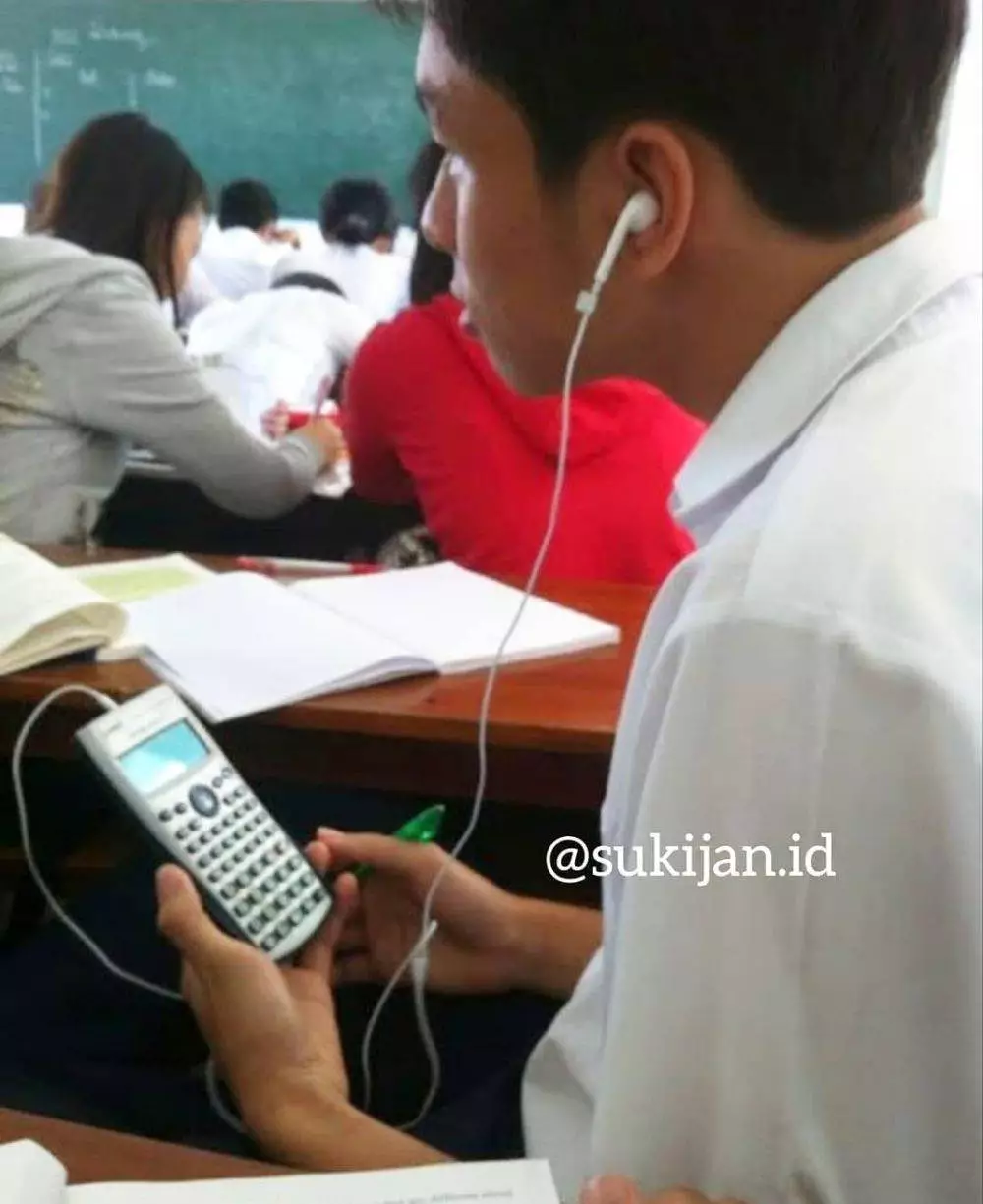 cara pakai earphone © Berbagai sumber