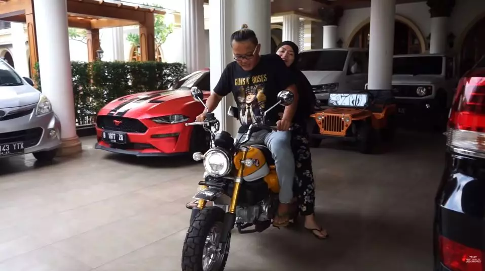 momen Sule Nathalie boncengan  © YouTube momen Sule Nathalie boncengan  © YouTube