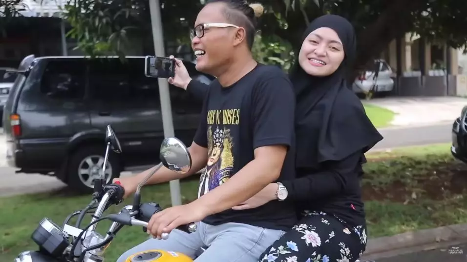 momen Sule Nathalie boncengan  © YouTube momen Sule Nathalie boncengan  © YouTube