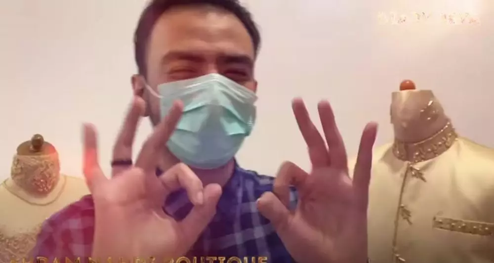 Reza DA fitting baju © Instagram Reza DA fitting baju © Instagram