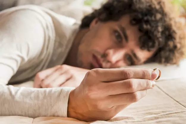 Kata-kata sedih berharap pada orang yang salah ©freepik.com