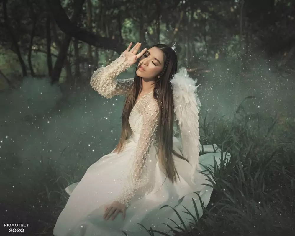 pemotretan 10 seleb berkonsep bak bidadari © 2020 brilio.net pemotretan 10 seleb berkonsep bak bidadari © 2020 brilio.net